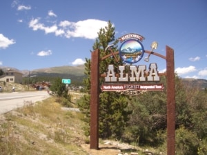 A sign welcoming you to Alma Colorado